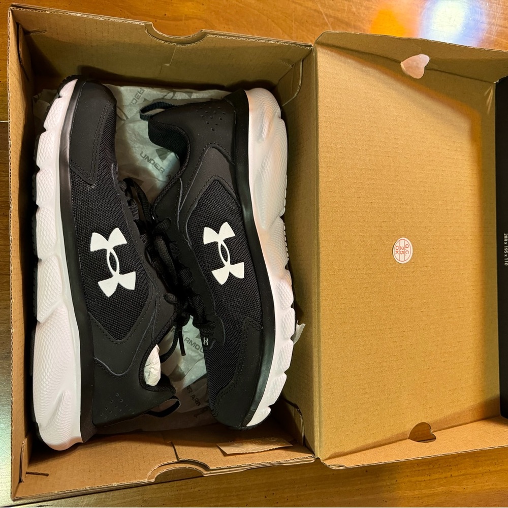 Youth Unisex Under Armour Assert 9 Sneaker